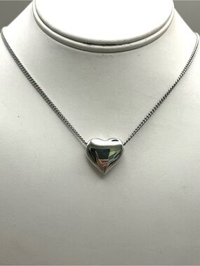 AVON Silver Tone Puffy Heart Pendant Curb Chain Necklace 18" Vintage Y2K